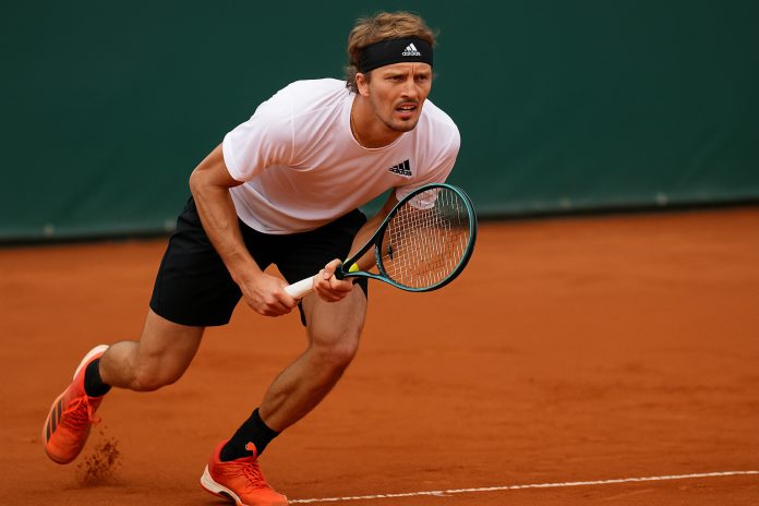 Alexander Zverev under match på grus i Hamburg 2025
